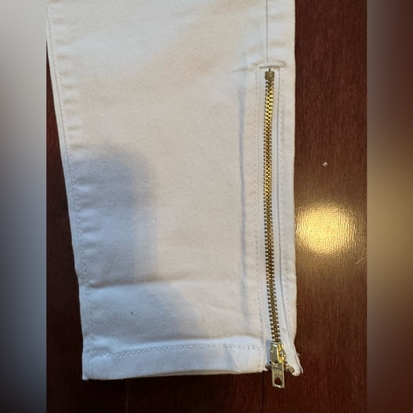 ✨BNWT✨ Jennifer Lopez white skinny ankle jeans with gold zipper details size 8 - Picture 2 of 9